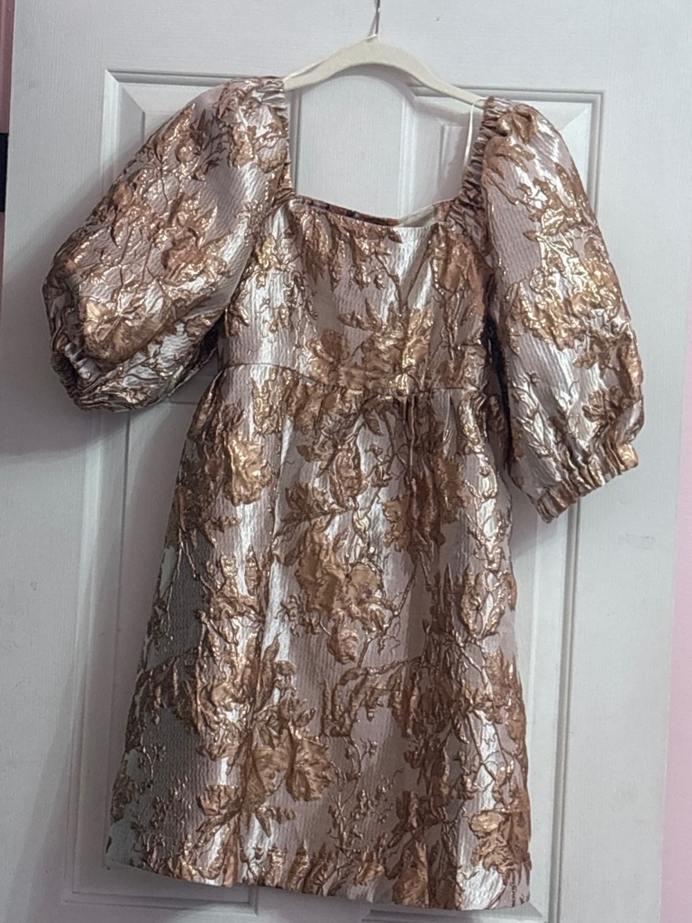 Entro Gold Metallic Puff Sleeve Party Dress – Size Small